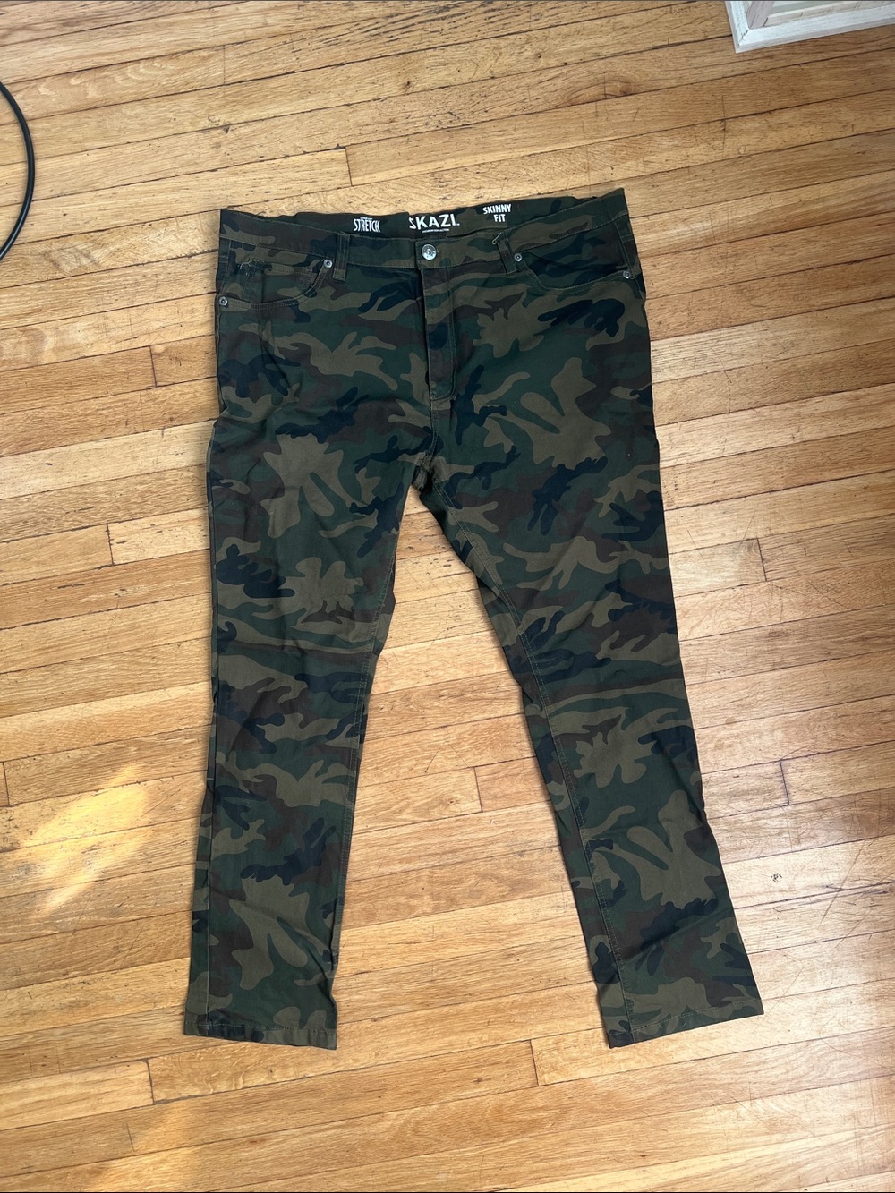 Men's Camouflage Skinny Cargo Pants - Green Camo